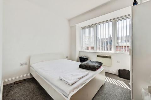 1 bedroom flat for sale, Farnsby Street, Swindon, Wiltshire, SN1