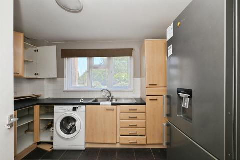 3 bedroom flat for sale, Mulberry Close, Broxbourne