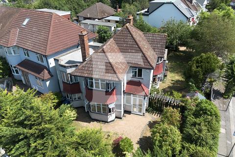 Selvage Lane, Mill Hill, London, NW7