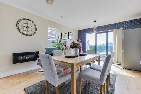 3 bedroom bungalow for sale, Horsforth New Road, Leeds, West Yorkshire, LS13