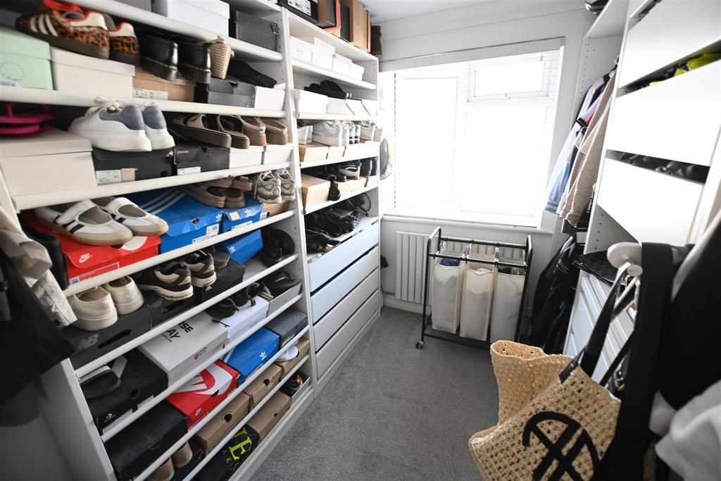 Walk-in wardrobe