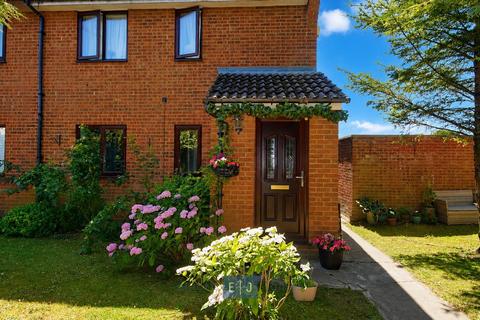 2 bedroom apartment to rent, Weald Hall Lane, Epping CM16