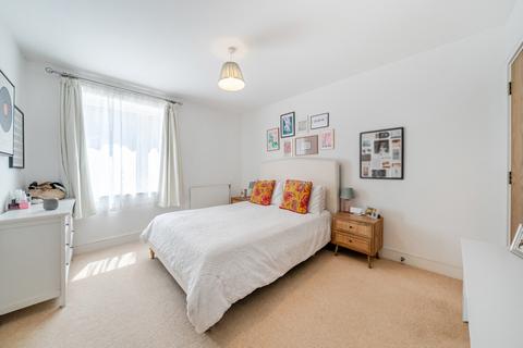 2 bedroom flat for sale, Sidney Road, Stockwell, SW9