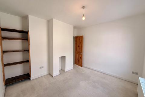 2 bedroom house to rent, Trevor Road, Southsea, PO4