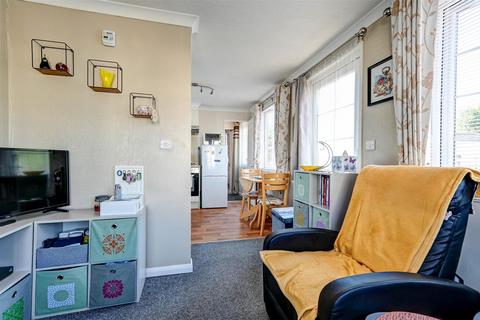 1 bedroom park home for sale, Beverly Court, Gorleston, Great Yarmouth