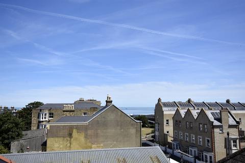 2 bedroom flat for sale, Northdown Road, Margate