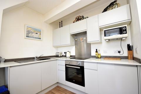 2 bedroom flat for sale, Northdown Road, Margate