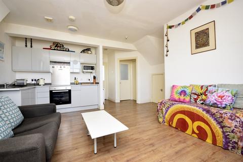 2 bedroom flat for sale, Northdown Road, Margate