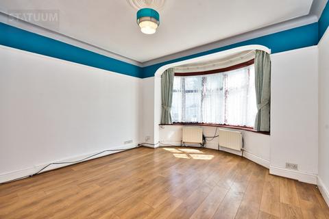 4 bedroom terraced house to rent, Newbury Road, Gants Hill, Redbridge, Ilford, Essex, IG2