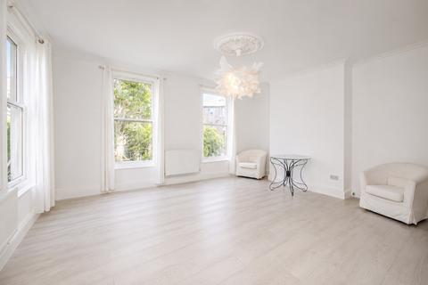 2 bedroom flat to rent, Sandringham Road, London,  E8