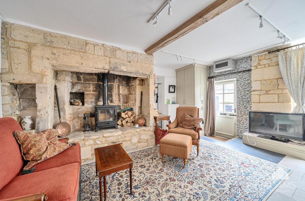 2 bedroom cottage for sale in Winchcombe on OnTheMarket