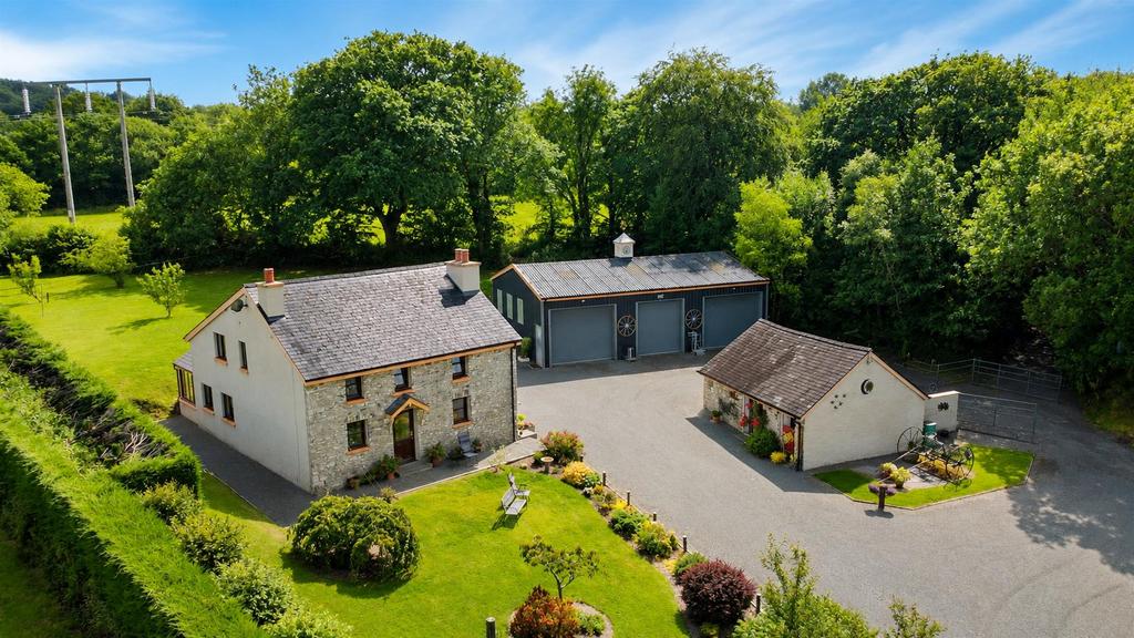 4 bedroom property with land for sale, Cwmann