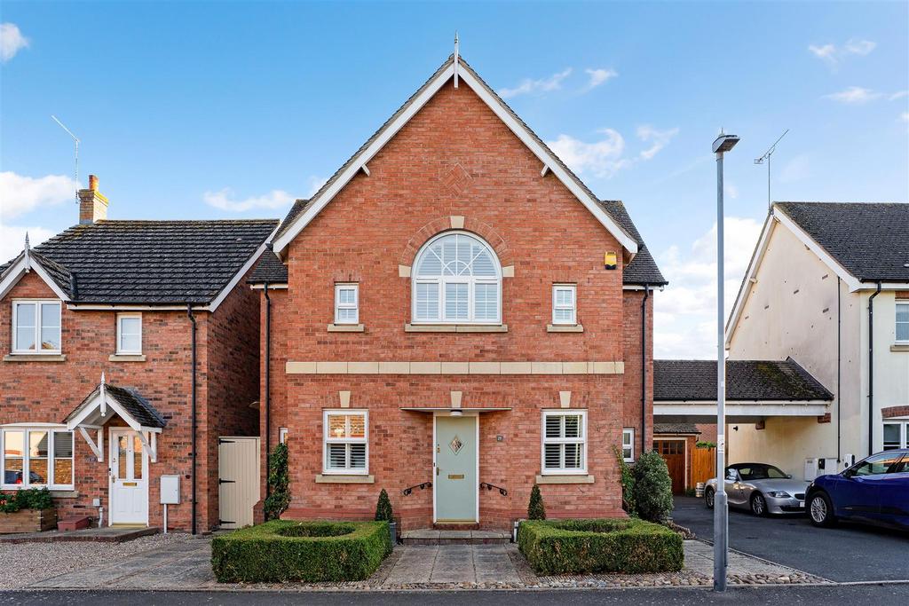 3 bedroom detached house for sale in Shipston-on-Stour on OnTheMarket