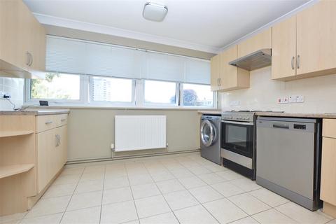 3 bedroom flat to rent, Suffolk Square, Norwich