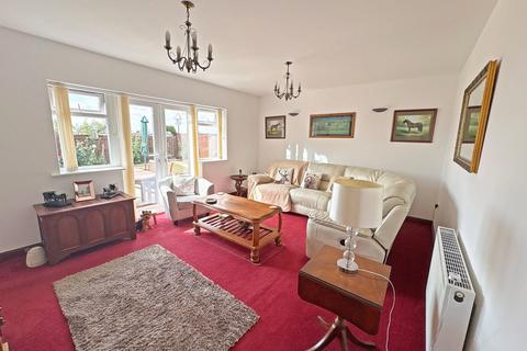 4 bedroom detached bungalow for sale, Wickenby Way, Skegness, Lincolnshire, PE25 1GR