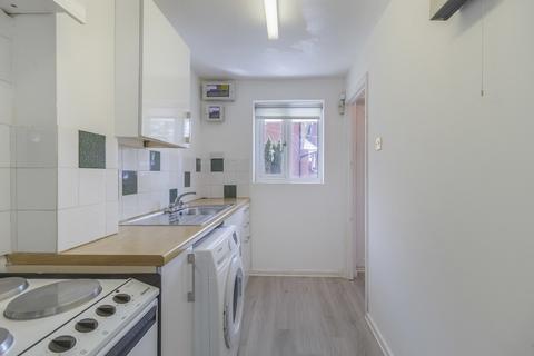 2 bedroom terraced house to rent, Thirlmere Close, Kettering, Northamptonshire, NN16