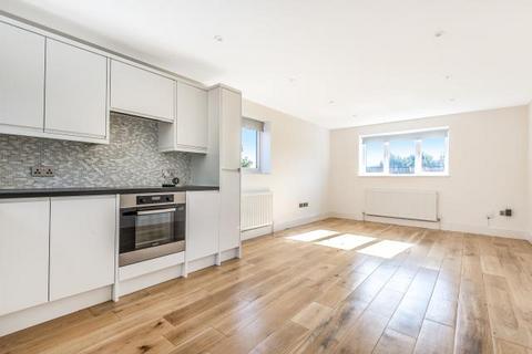 2 bedroom flat to rent, Westbere Drive, Stanmore, HA7