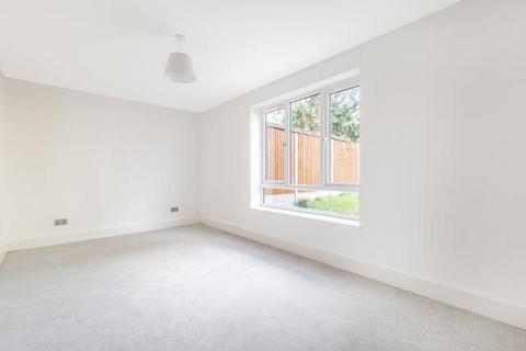2 bedroom flat to rent, Westbere Drive, Stanmore, HA7