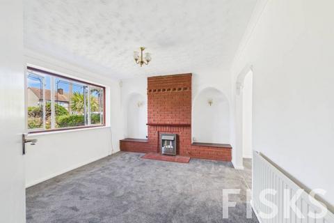 3 bedroom semi-detached house to rent, Rosewood Avenue, Hornchurch, RM12
