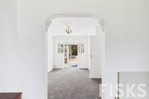 3 bedroom semi-detached house to rent, Rosewood Avenue, Hornchurch, RM12