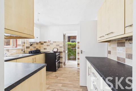 3 bedroom semi-detached house to rent, Rosewood Avenue, Hornchurch, RM12