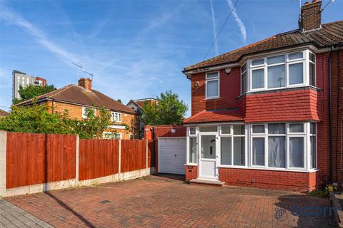 3 bedroom semi-detached house to rent, Manor Way, London NW9