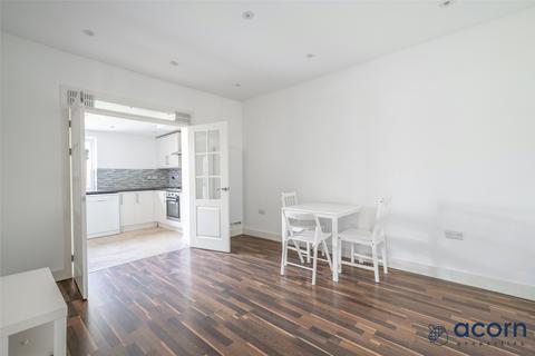 3 bedroom semi-detached house to rent, Manor Way, London NW9