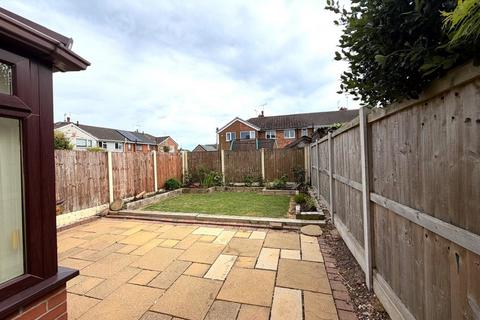 3 bedroom semi-detached house to rent, Hallam Road, Uttoxeter