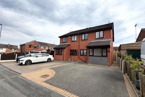 3 bedroom semi-detached house to rent, Hallam Road, Uttoxeter