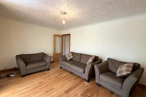 3 bedroom semi-detached house to rent, Hallam Road, Uttoxeter