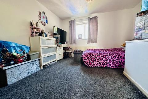 2 bedroom terraced house for sale, Fuller Close, Swindon SN2