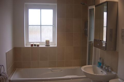 2 bedroom flat for sale, Hevingham Drive, Chadwell Heath