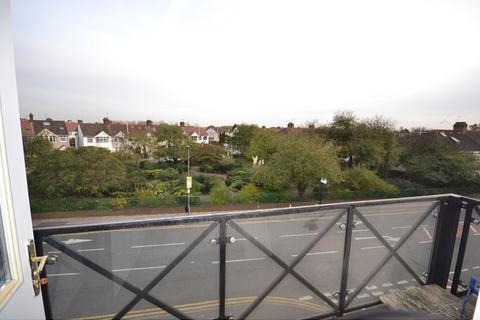 2 bedroom flat for sale, Hevingham Drive, Chadwell Heath