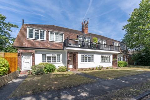 Park Close, Hampton