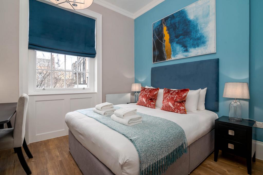 Apartment in Bloomsbury - View 2