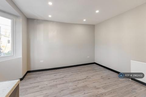 Studio to rent, Niederwald Road, London, SE26