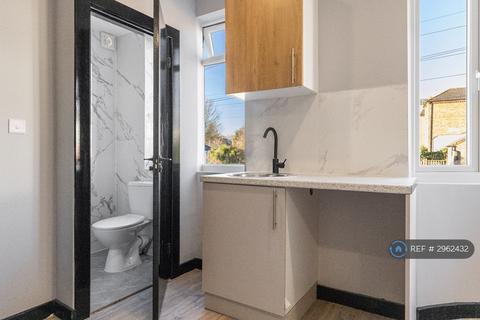 Studio to rent, Niederwald Road, London, SE26