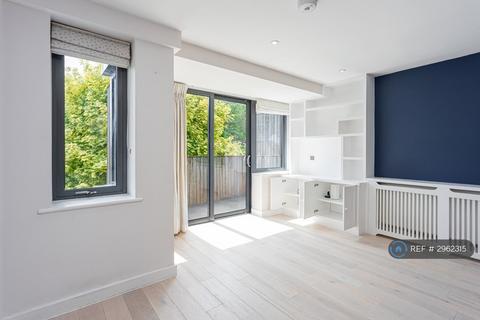 1 bedroom flat to rent, North Street, Horsham, RH13