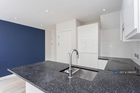 1 bedroom flat to rent, North Street, Horsham, RH13