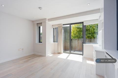 1 bedroom flat to rent, North Street, Horsham, RH13