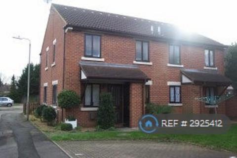 1 bedroom semi-detached house to rent, Chervil Close, Feltham, TW13