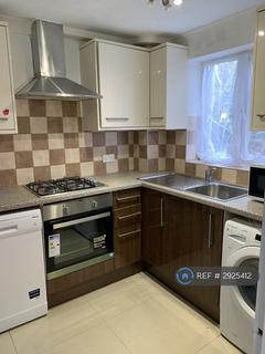 1 bedroom semi-detached house to rent, Chervil Close, Feltham, TW13