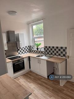 2 bedroom terraced house to rent, Solvay Road, Northwich, CW8