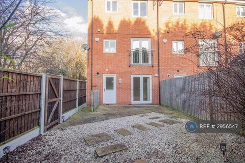 3 bedroom terraced house to rent, Parkway, Derby, DE73
