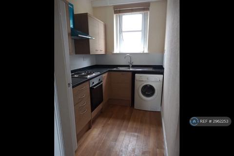 2 bedroom flat to rent, Strathmartine Road, Dundee, DD3