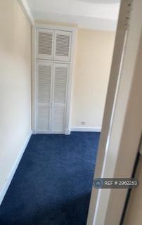 2 bedroom flat to rent, Strathmartine Road, Dundee, DD3
