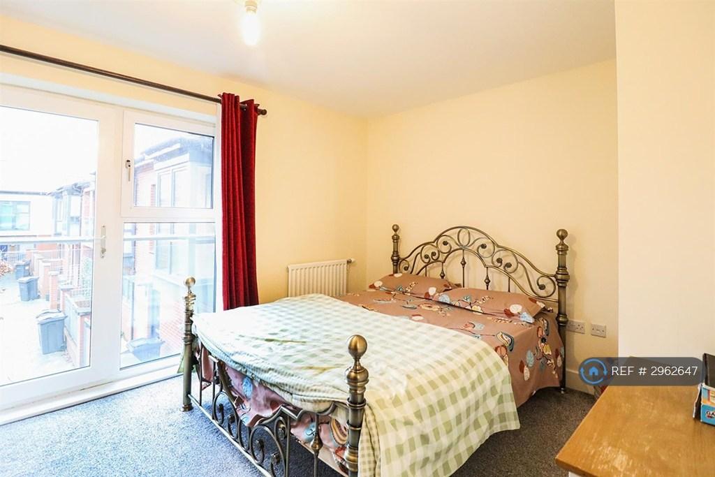 Windrush Grove, Birmingham, B15 – další