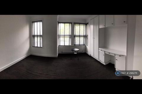 2 bedroom flat to rent, London, London, E10
