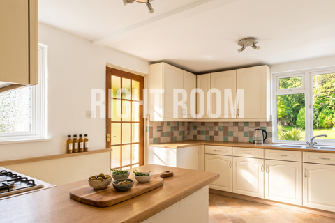 undefined, 4 Bedroom House, Chilworth Close, Southampton, SO16 7JJ