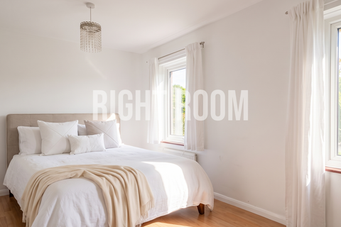 undefined, 4 Bedroom House, Chilworth Close, Southampton, SO16 7JJ